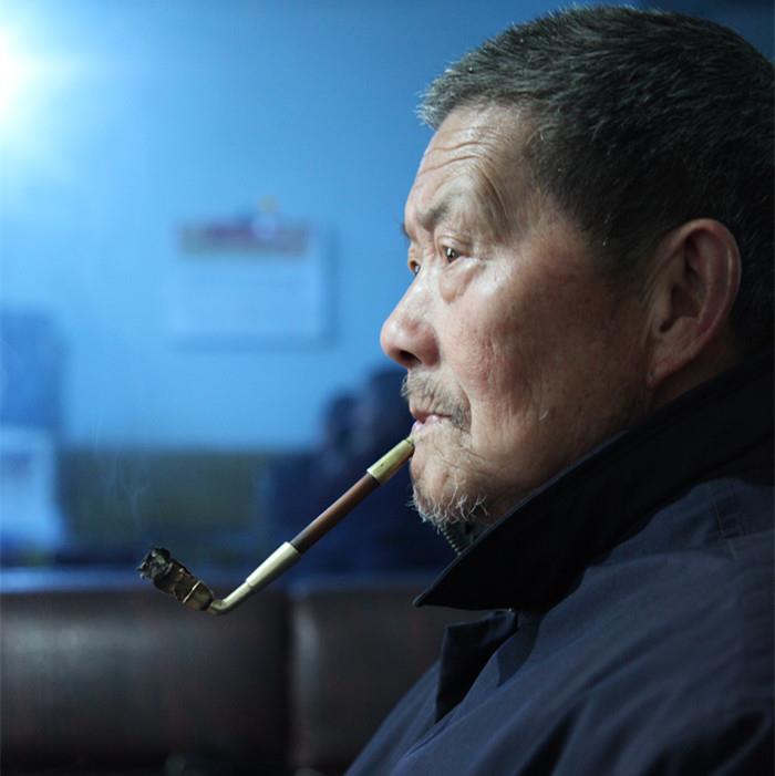 作者的父亲，八十多岁仍精神矍铄